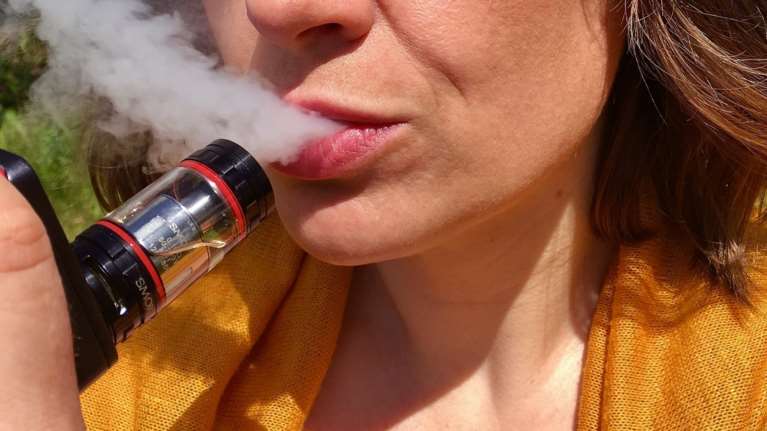 ΗΠΑ: 12 θάνατοι από τη χρήση ηλεκτρονικού τσιγάρου
