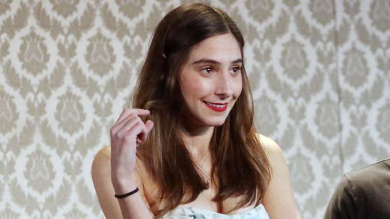 Η Φωτεινή Αθερίδου φωτογραφίζει τον πέντε ημερών Θοδωρή junior