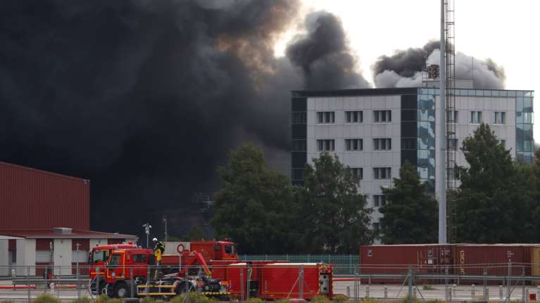 Κατασβέσθηκε η πυρκαγιά που είχε εκδηλωθεί σε εργοστάσιο στη Γαλλία