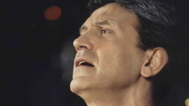 Νταλάρας: Ο &quot;Γιώργος&quot; είναι πάνω από τον &quot;Νταλάρα&quot;