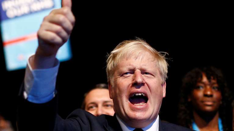 O Τζόνσον ζητά από την ΕΕ να αποκλείσει νέα αναβολή του Brexit