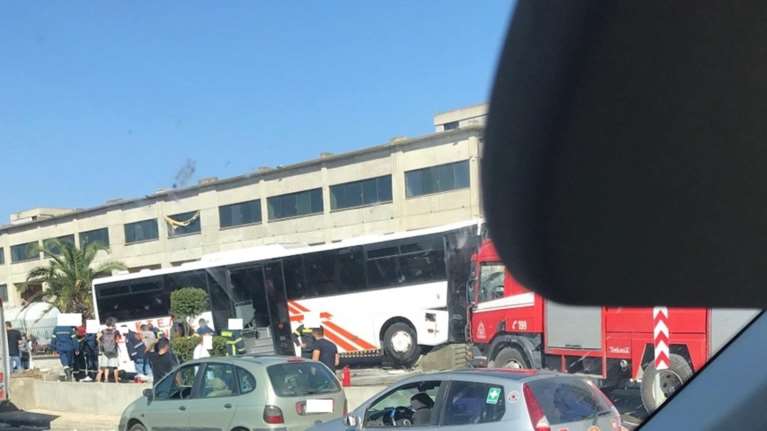 Τροχαίο με λεωφορείο των ΚΤΕΛ στη Θεσσαλονίκη- 12 τραυματίες