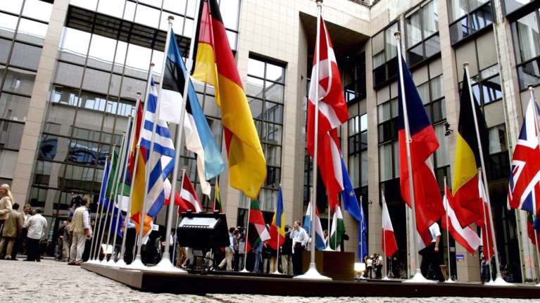 Δύο νέους υποψήφιους Επιτρόπους στέλνει η Ρουμανία