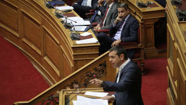 Προσφυγικό και εργασιακά επαναφέρουν τις διαχωριστικές γραμμές