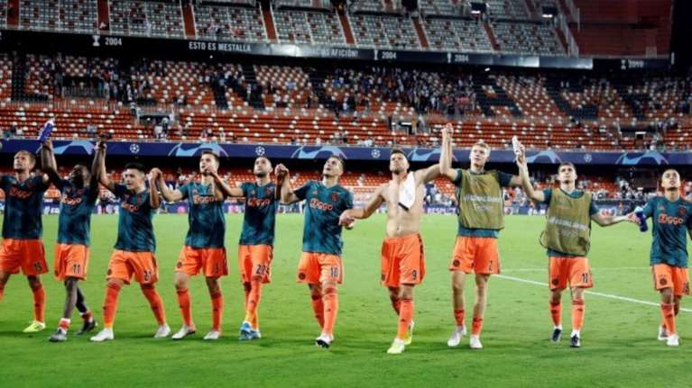 Δεν αμφισβητείται ο Άγιαξ - Λυτρώθηκε με Σαλάχ η Λίβερπουλ