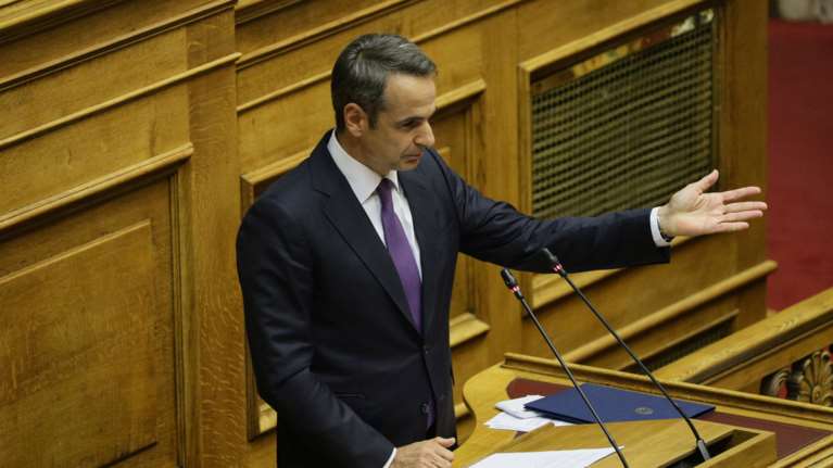 Ώρα Πρωθυπουργού την Παρασκευή με Βαρουφάκη για προσφυγικό