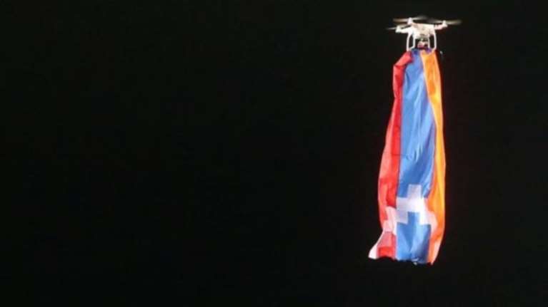 Εισβολή drone με... σημαία Αρτσαχ σε αγώνα του Europa League