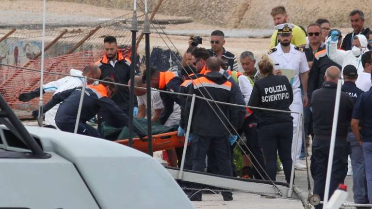 Νέα τραγωδία στη Λαμπεντούζα: 13 γυναίκες νεκρές -Αγνοούνται παιδιά