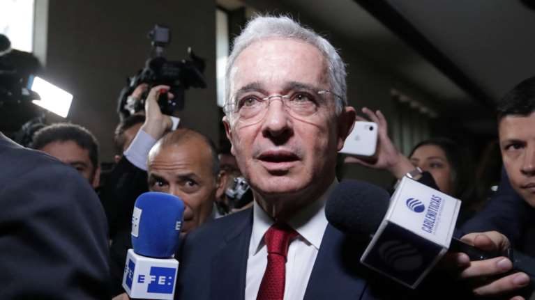 Κολομβία: Ο πρώην πρόεδρος κατέθεσε για δεσμούς με το παρακράτος (φωτό)