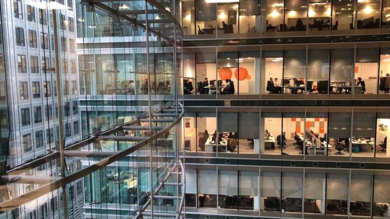 Σχεδόν 2 εκατ. Ευρωπαίοι ζήτησαν να παραμείνουν στη Βρετανία μετά το Brexit