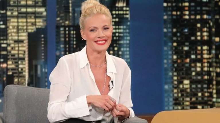 Αποκάλεσαν την Zέτα Μακρυπούλια ξινή και τραβηγμένη από τις πλαστικές