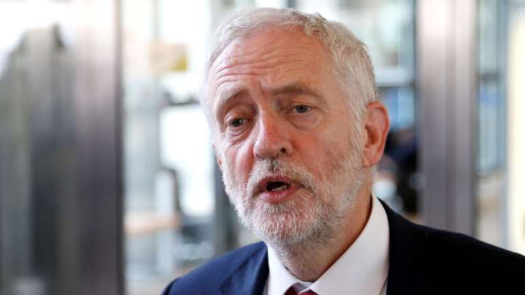 Πιθανές οι εκλογές πριν τα Χριστούγεννα, εκτιμά ο Κόρμπιν