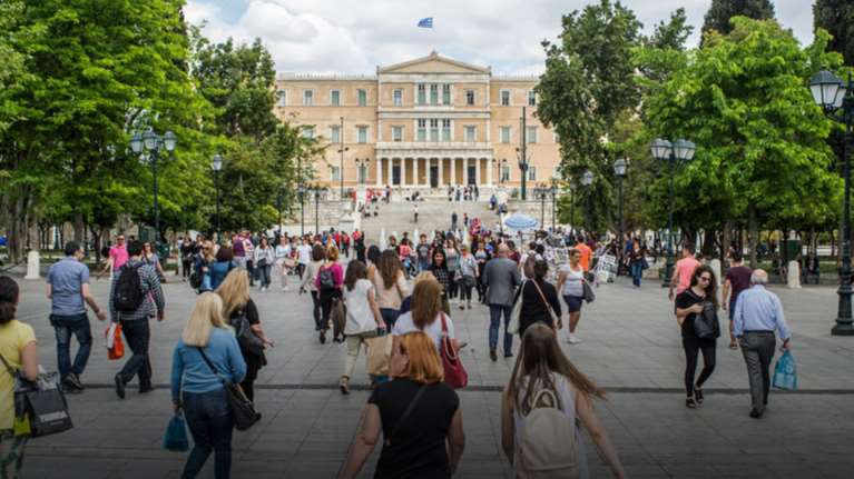 Μικρές οι αυξήσεις σε μισθούς - συντάξεις από τη μείωση των φόρων