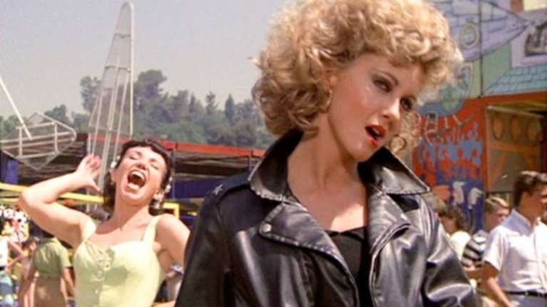 Στο &quot;σφυρί&quot; το δερμάτινο σύνολο της Ολίβια Νιούτον-Τζον από το Grease