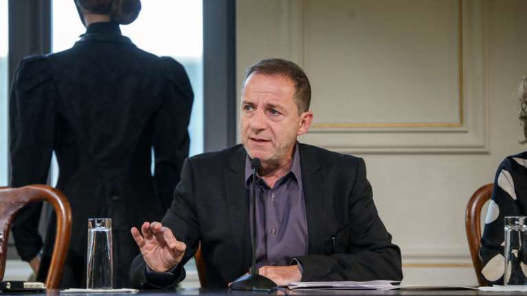 Παραίτηση Λιγνάδη: Αντιδράσεις από τα κόμματα - Ζητούν απαντήσεις από την Μενδώνη