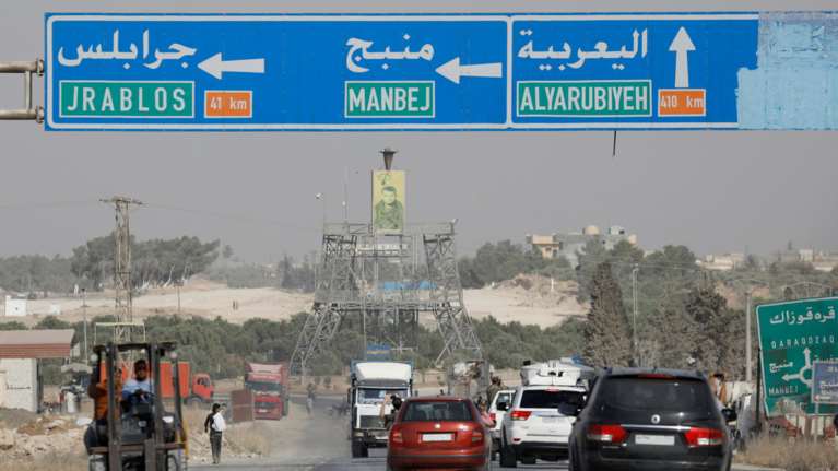 Αντίστροφη μέτρηση στη Συρία: Σε θέσεις μάχης για τη Μάνμπιτζ