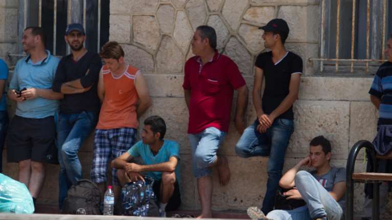 Σάμος: 12 συλλήψεις για τα επεισόδια και τον εμπρησμό