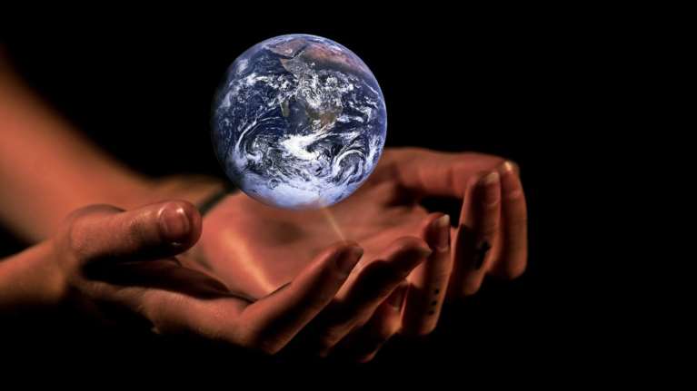 Νέα έρευνα: Η κλιματική αλλαγή ο μεγαλύτερος κίνδυνος για τις επιχειρήσεις