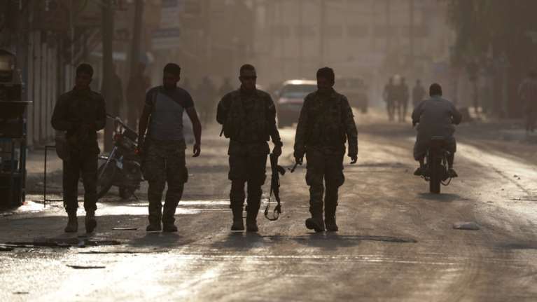 Συρία: Οι ρωσικές δυνάμεις έφτασαν έξω από την πόλη Κομπάνι