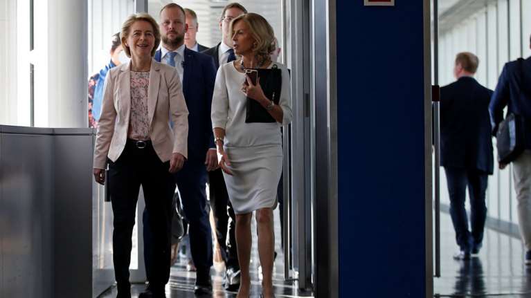 Προς αναβολή η επίσημη ανάληψη καθηκόντων της νέας Κομισιόν