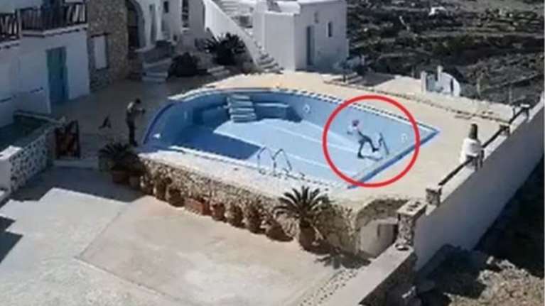 Φολέγανδρος: Μαθητές δημοτικού σκότωσαν με κλωτσιές τυφλή γάτα (βίντεο)