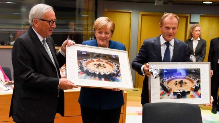 Με συγκίνηση το αντίο του Γιούνκερ στην ΕΕ