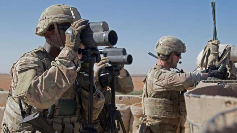 Οι αμερικανικές δυνάμεις αποσύρθηκαν από τη μεγαλύτερη βάση στη Β. Συρία