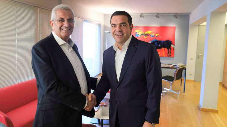 Τσίπρας-Κυπριανού: Μόνη λύση για το Κυπριακό, η επανέναρξη διαπραγματεύσεων