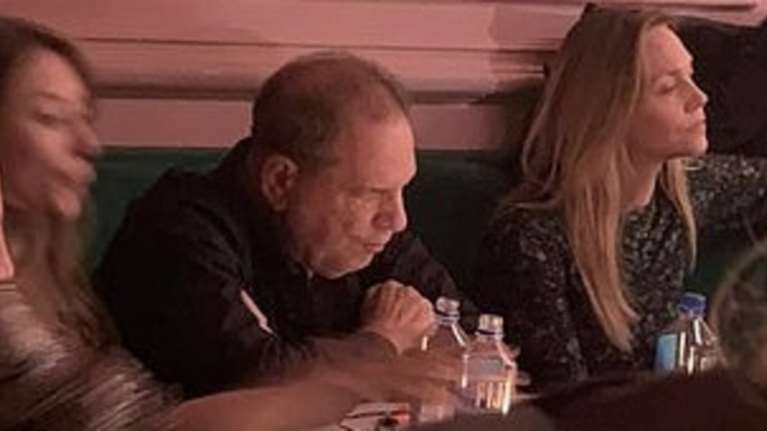 Η stand up κωμικός που επιτέθηκε στον Γουαϊνστάιν σε μπαρ της Νέας Υόρκης