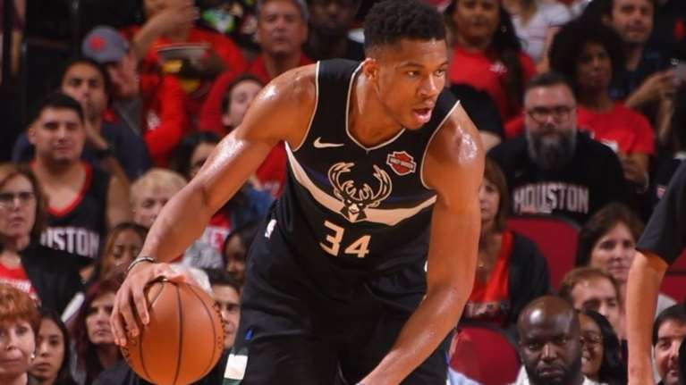 Αντετοκούνμπο: «Μαζί νικάμε και μαζί χάνουμε»