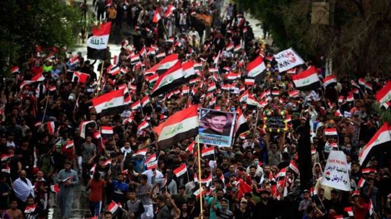 Ιράκ: Διαδηλωτές πυρπόλησαν κυβερνητικό κτίριο στη νότια πόλη Νασιρίγια