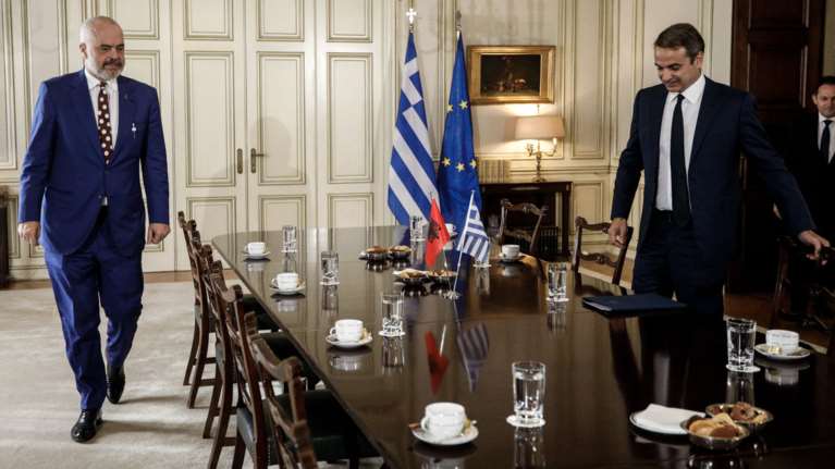 Ζάεφ, Αλβανία και Άγκυρα: Υπό πίεση η κυβέρνηση από τα εθνικά