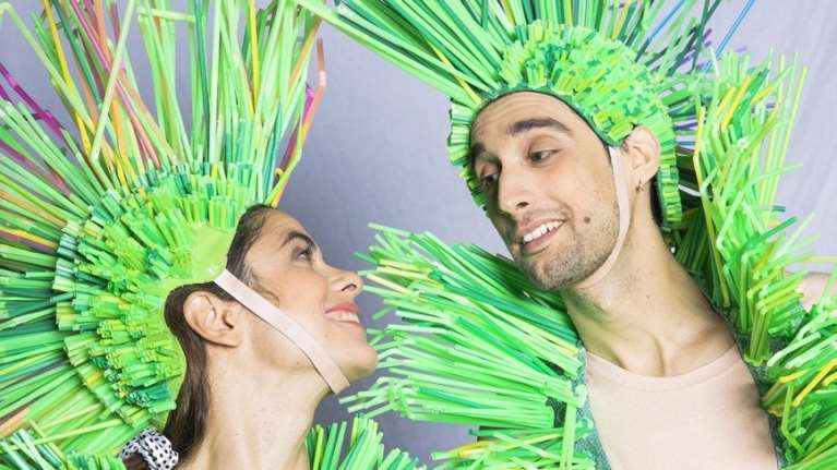 Όταν οι 4 εποχές του Βιβάλντι φοράνε ...πλαστικά καλαμάκια