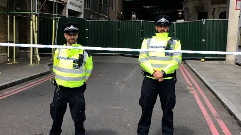 Διαρροή χημικής ουσίας σε εμπορικό δρόμο του Λονδίνου