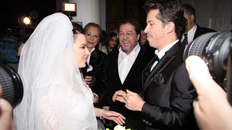 Όταν ο Χάρης παντρεύτηκε την μελαχρινή Αντελίνα: Δείτε τους ως γαμπρό -νύφη