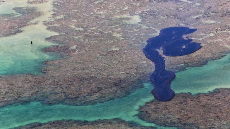 Βραζιλία: Πετρελαιοφόρο με ελληνική σημαία &quot;ύποπτος&quot; για πετρελαιοκηλίδα