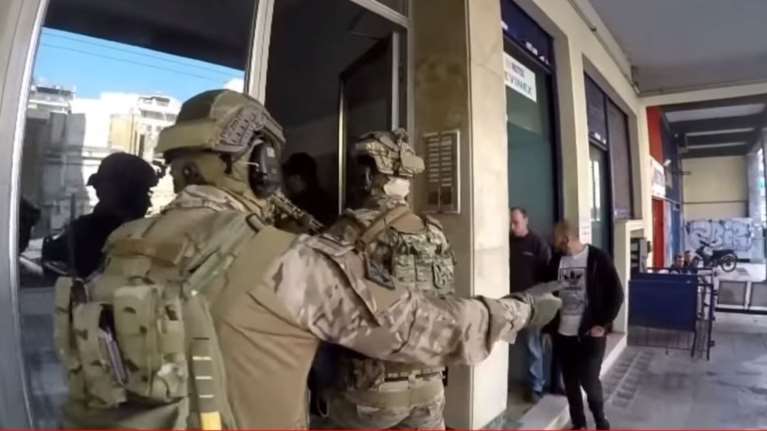 Η επιχείρηση εξάρθρωσης σπείρας πλαστών διαβατηριών