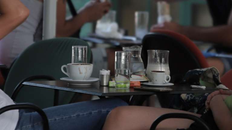 Αρχισαν οι έφοδοι για τον αντικαπνιστικό από επιθεωρητές &amp; ΕΛΑΣ