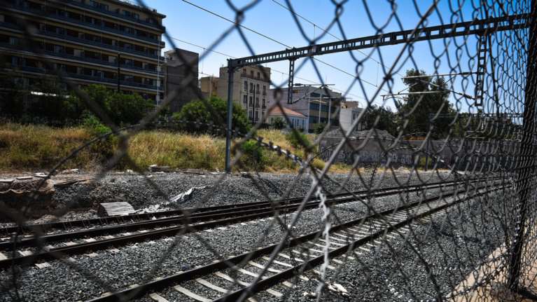 Σύγκρουση τρένων στου Ρέντη - Καθυστερήσεις στον Προαστιακό