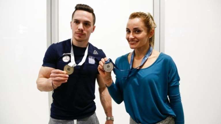 Βασιλική Μιλλούση: Οι τρυφερές ευχές στον σύζυγό της, Λευτέρη Πετρούνια, και η αδημοσίευτη φωτογραφία του γάμου τους