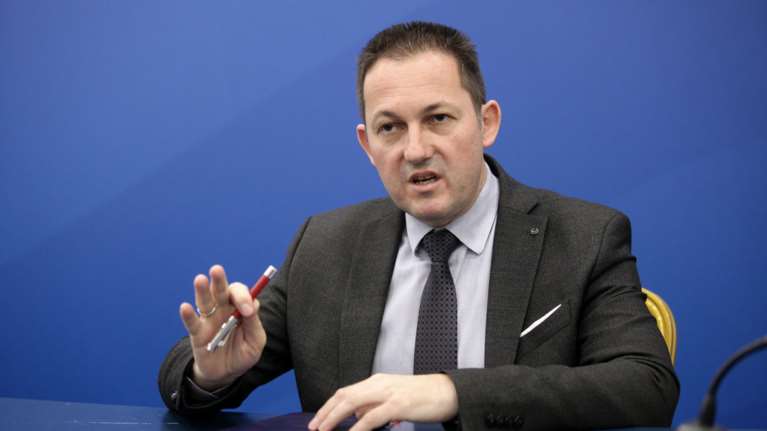 Ακροδεξιό μπάρμπεκιου: Πέτσας - Ντόρα αδειάζουν Κυρανάκη - Πλεύρη