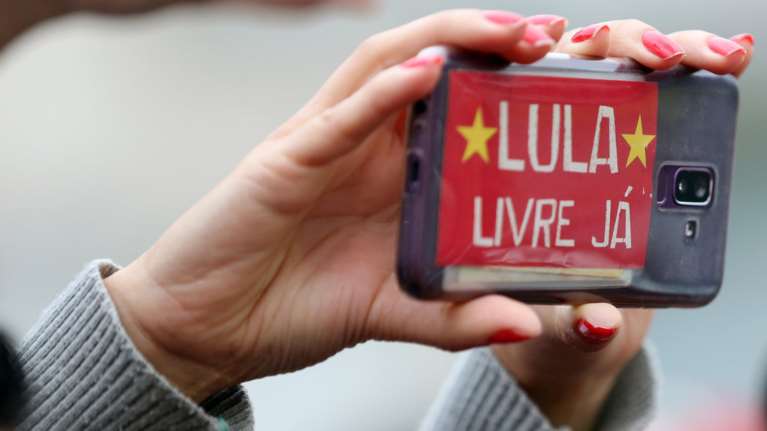 Ανοίγει ο δρόμος για την αποφυλάκιση Λούλα