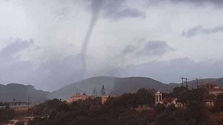 Mεγάλες ζημιές από ανεμοστρόβιλο στην Κρήτη