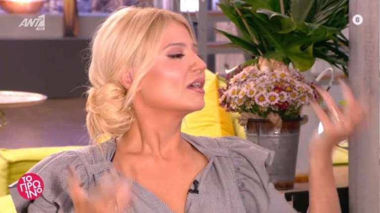 Τροχαίο για την Σκορδά- Έχασε τον έλεγχο του αυτοκινήτου της [Βίντεο]