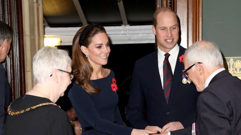 Η Κέιτ εκσυγχρονίζεται: Σικ &amp; μοδάτη με μια πινελιά από τα Zara [Εικόνες]