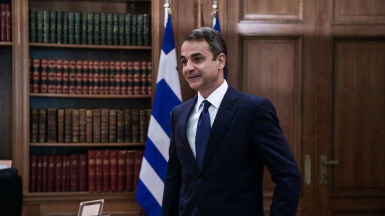 Αλλαγή της ατζέντας με ασφάλεια, οικονομία και επίσκεψη Σι