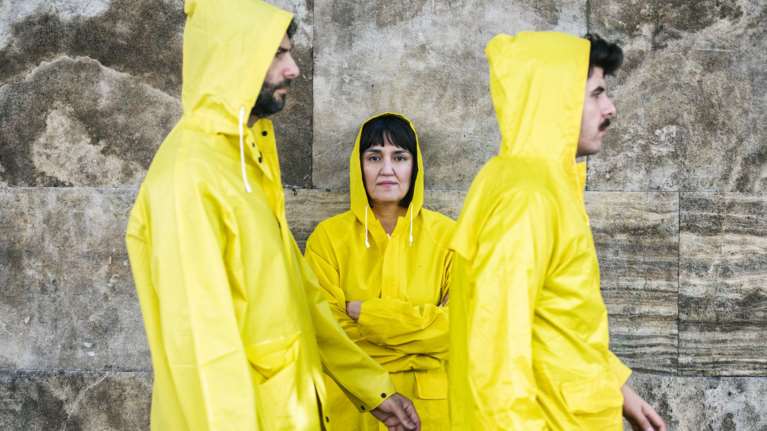 Η Μαρία Αιγινίτου στο The TOC για τη μαύρη κωμωδία της ύπαρξης