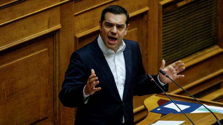 Eρώτηση Τσίπρα σε Μητσοτάκη για «επιείκεια στη διαφθορά»