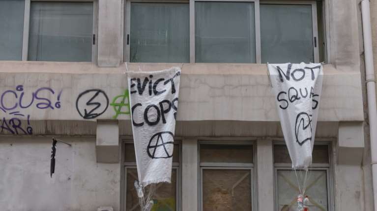 Φωτογραφίες από τη νέα εκκένωση κατάληψης στα Εξάρχεια