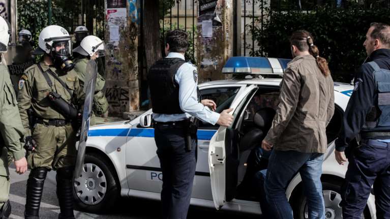 Διαμαρτυρία ΚΚΕ στον υφυπουργό Προστασίας του Πολίτη